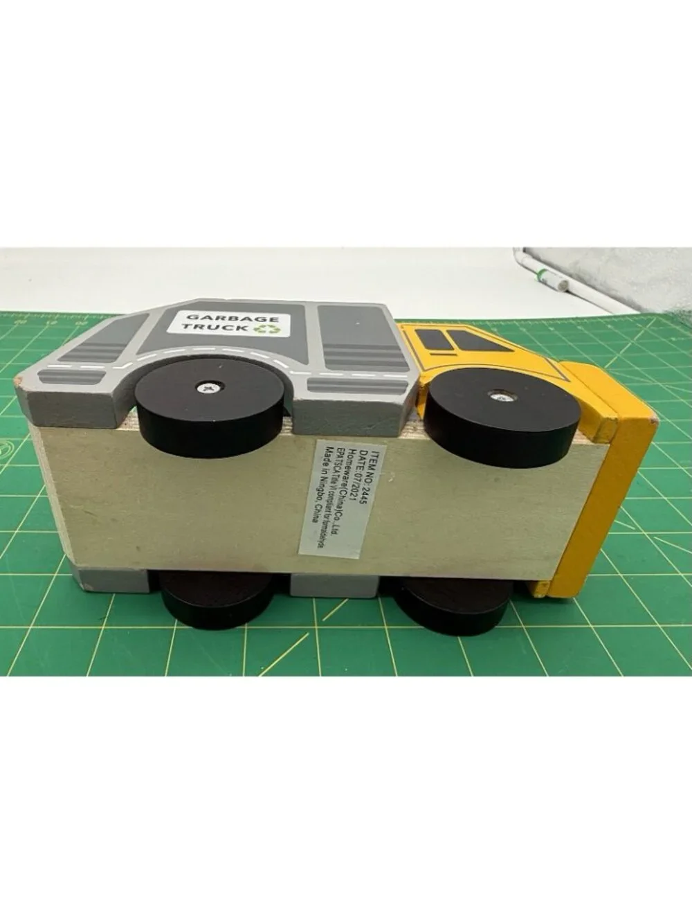 Wooden Garbage Truck READ!